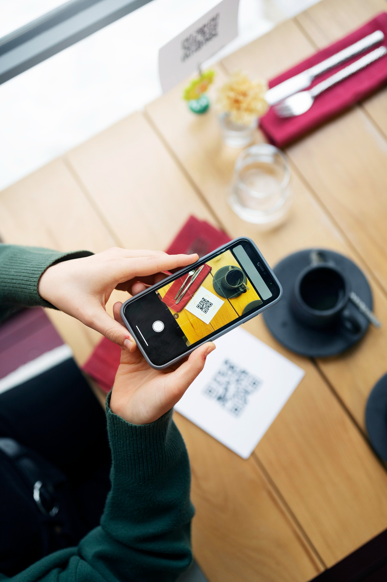 Social-media-for-brands-Bloominghives